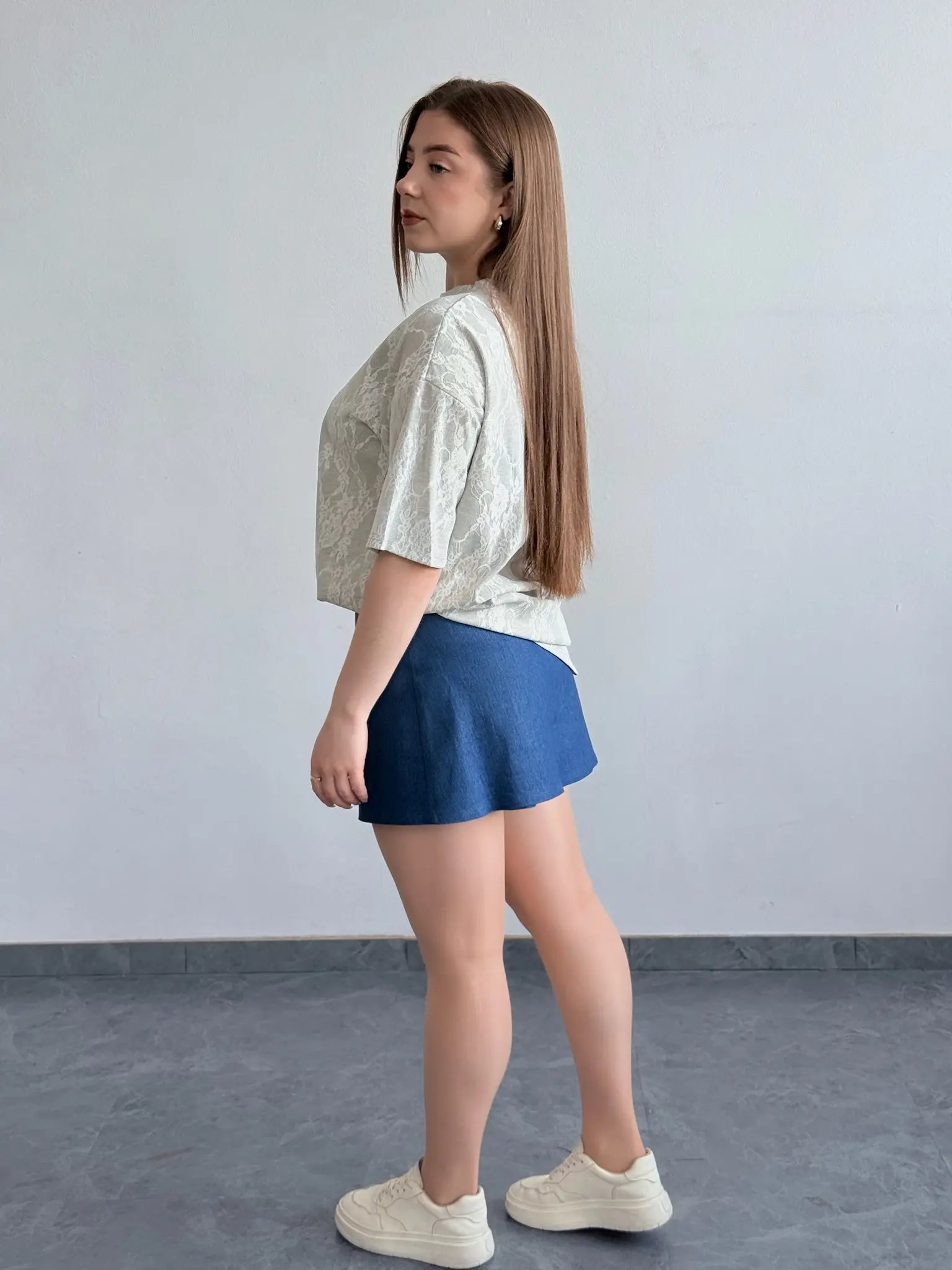 Футболка з мереживом