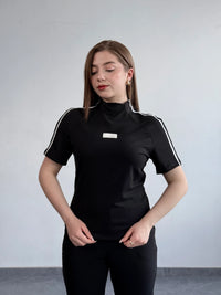 Костюм з високою горловиною