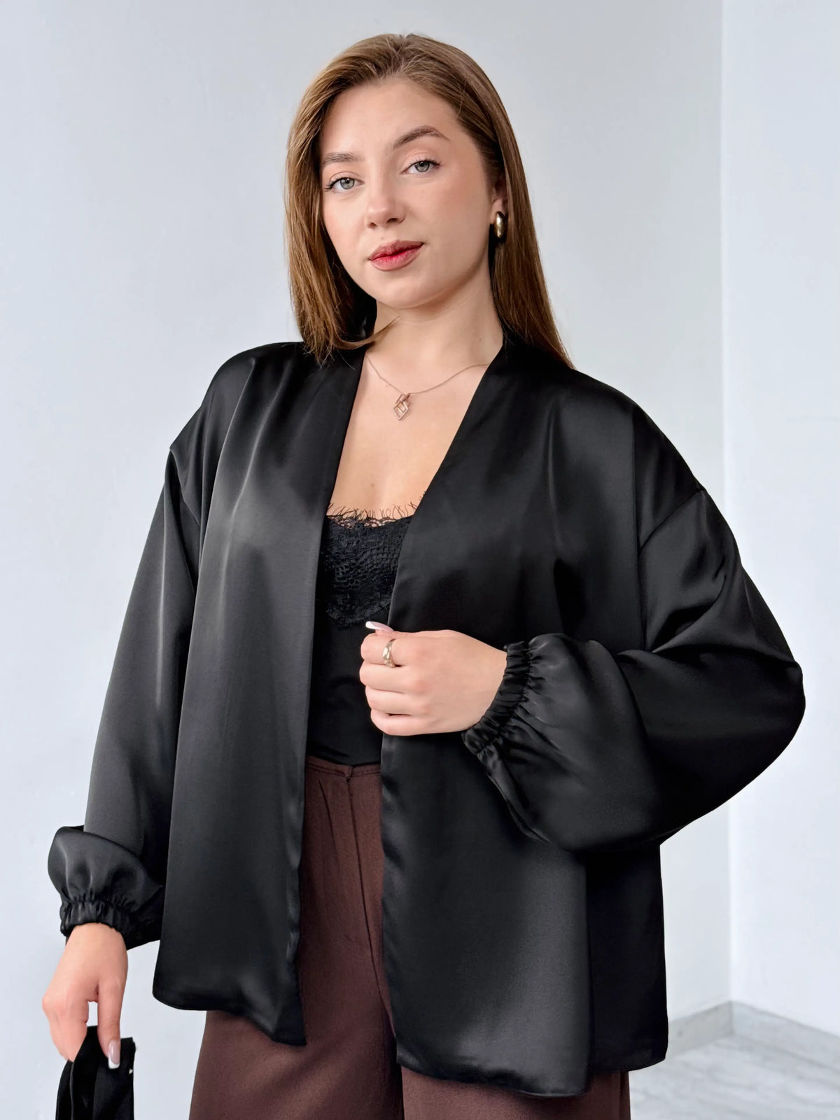 Шовкова блуза на запах