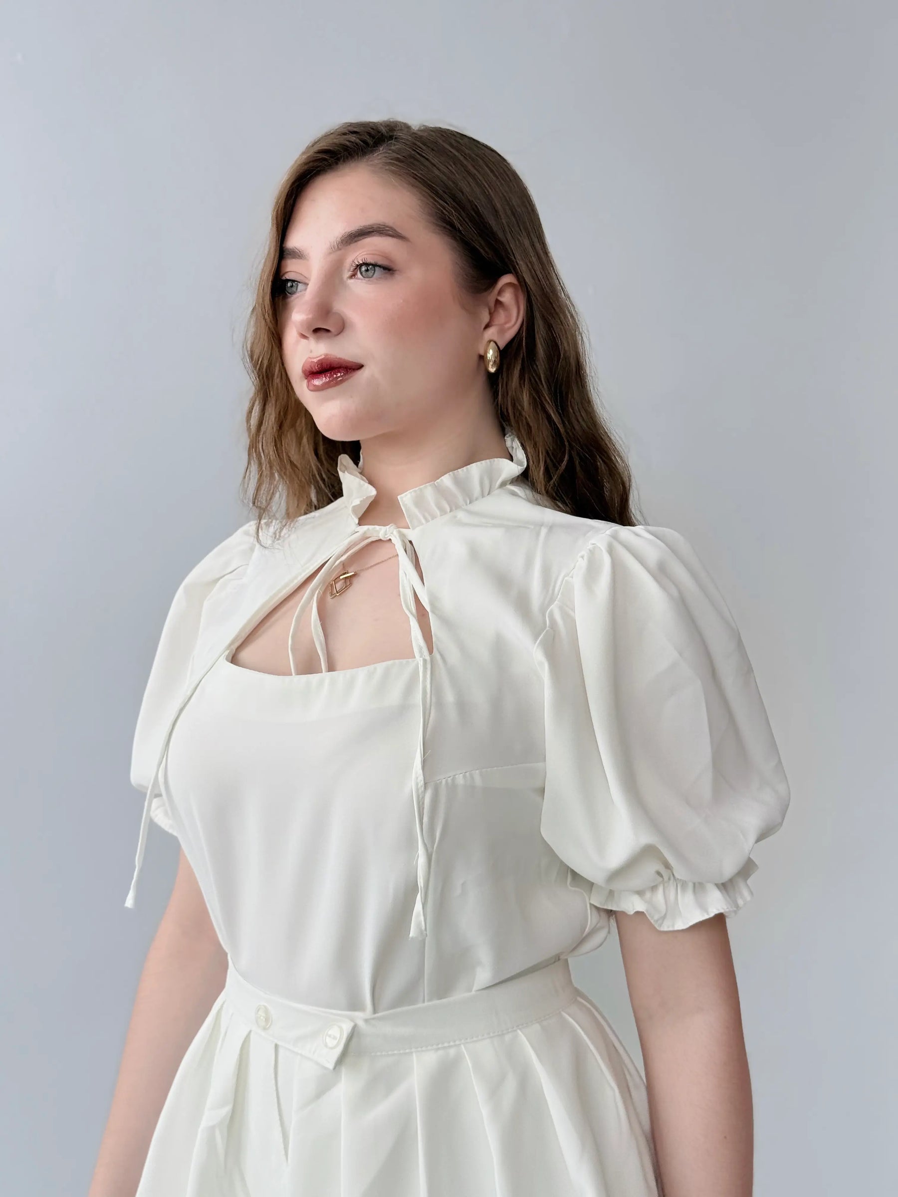 Шовкова сукня з баскою
