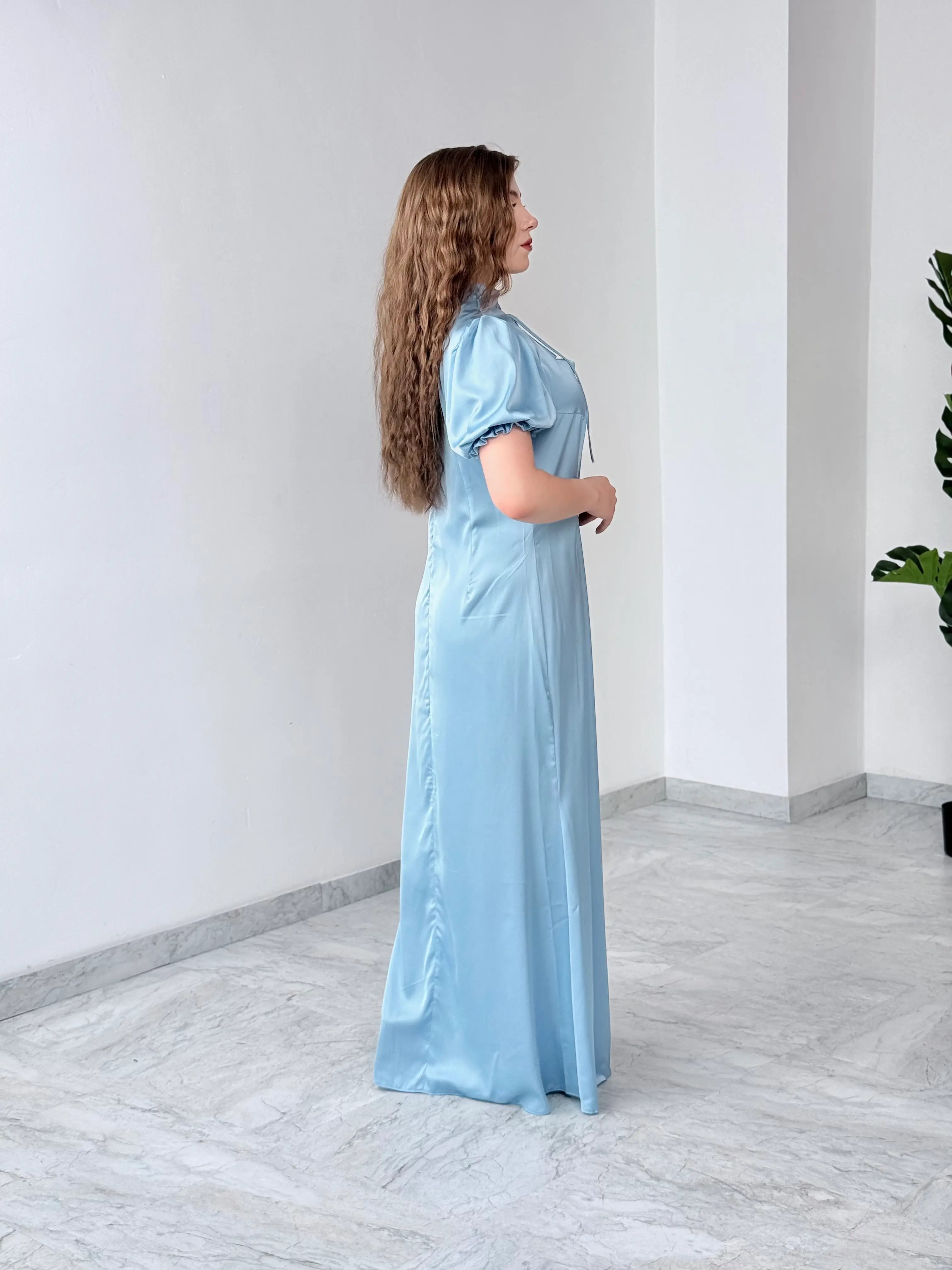 Шовкова сукня з баскою