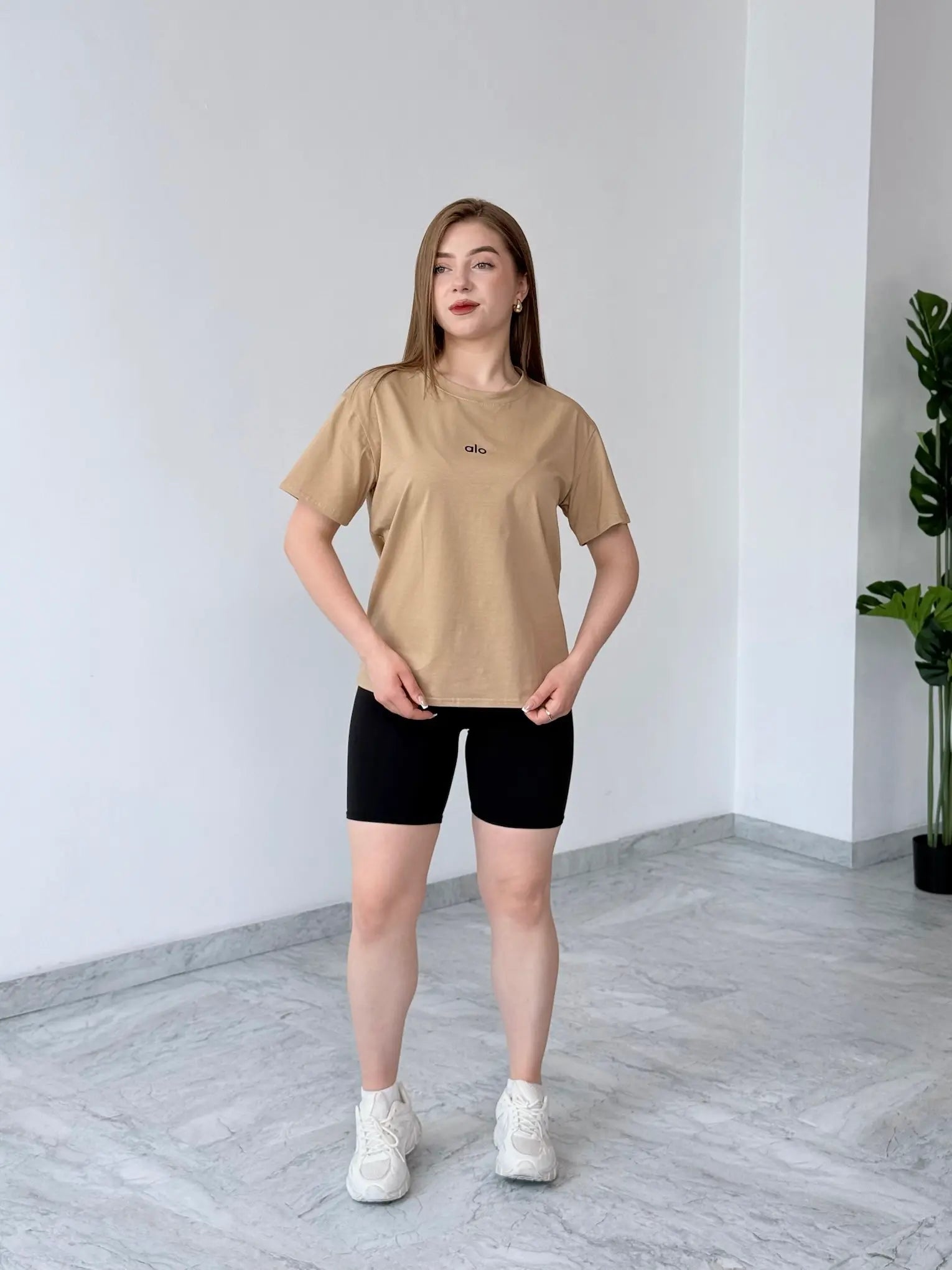 Футболка з надписом