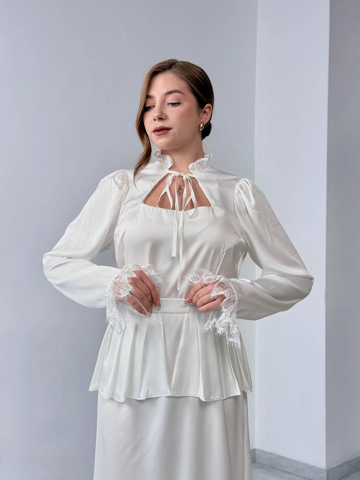 Сукня з баскою шовк+мереживо