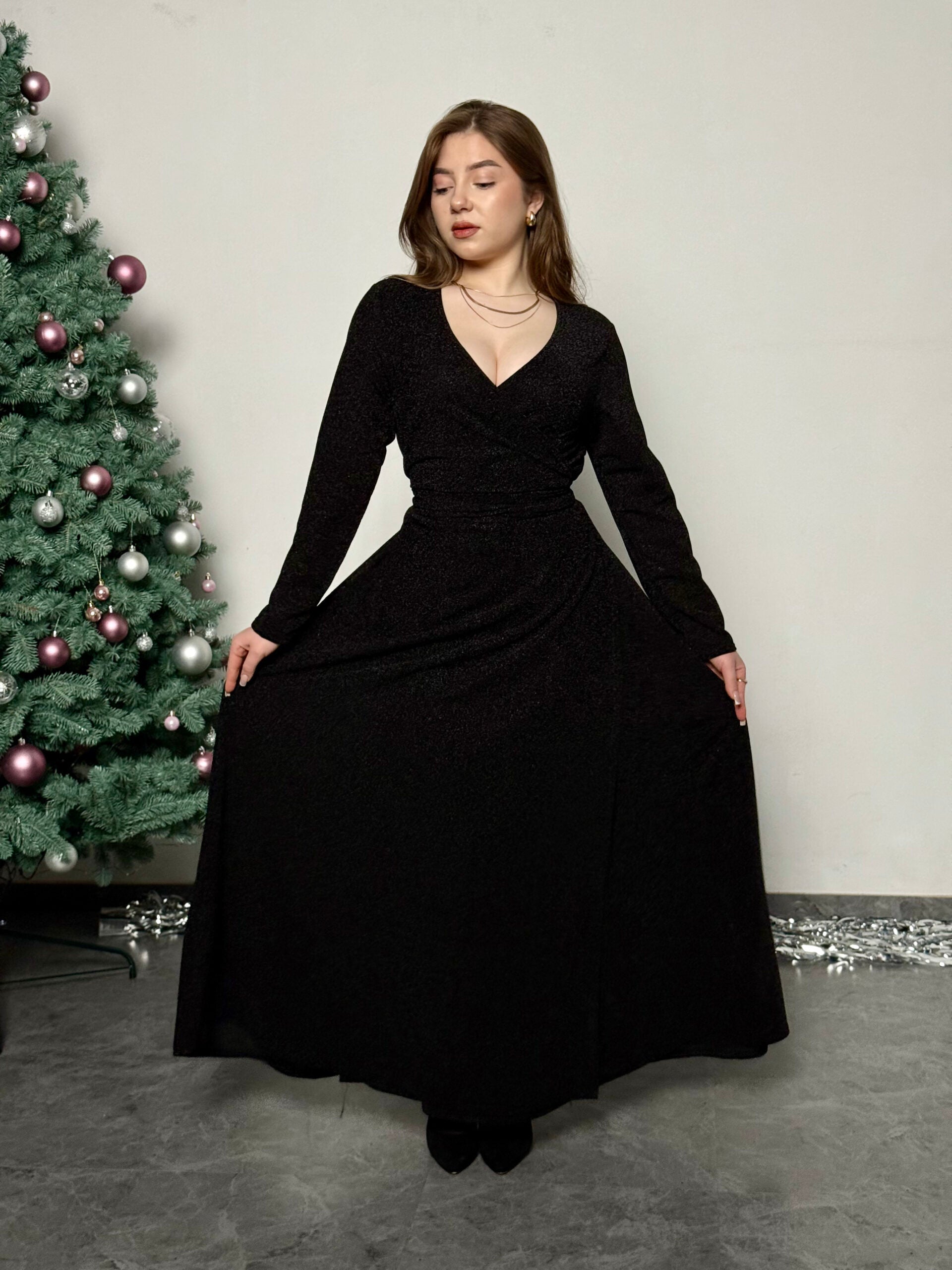 Люрексна сукня на запах максі