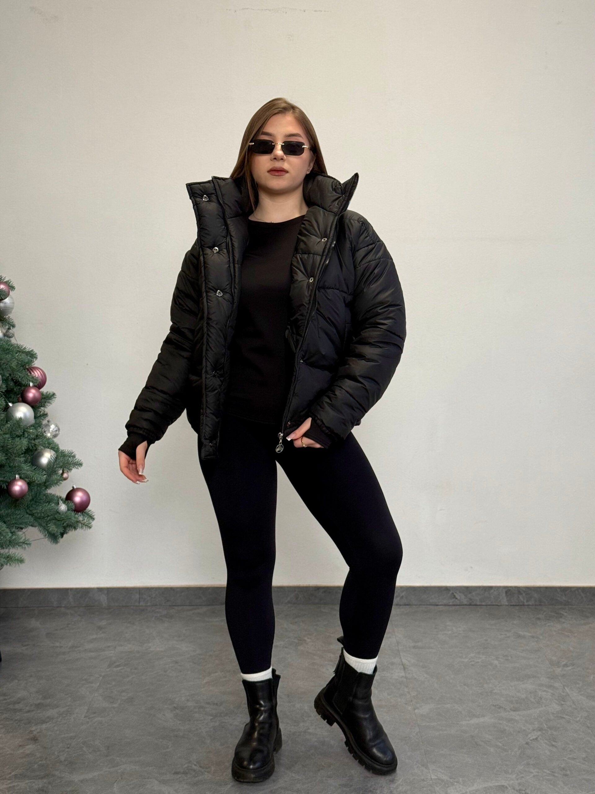 Коротка куртка з біопухом