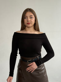 Котоновий лонгслів з відкритими плечима