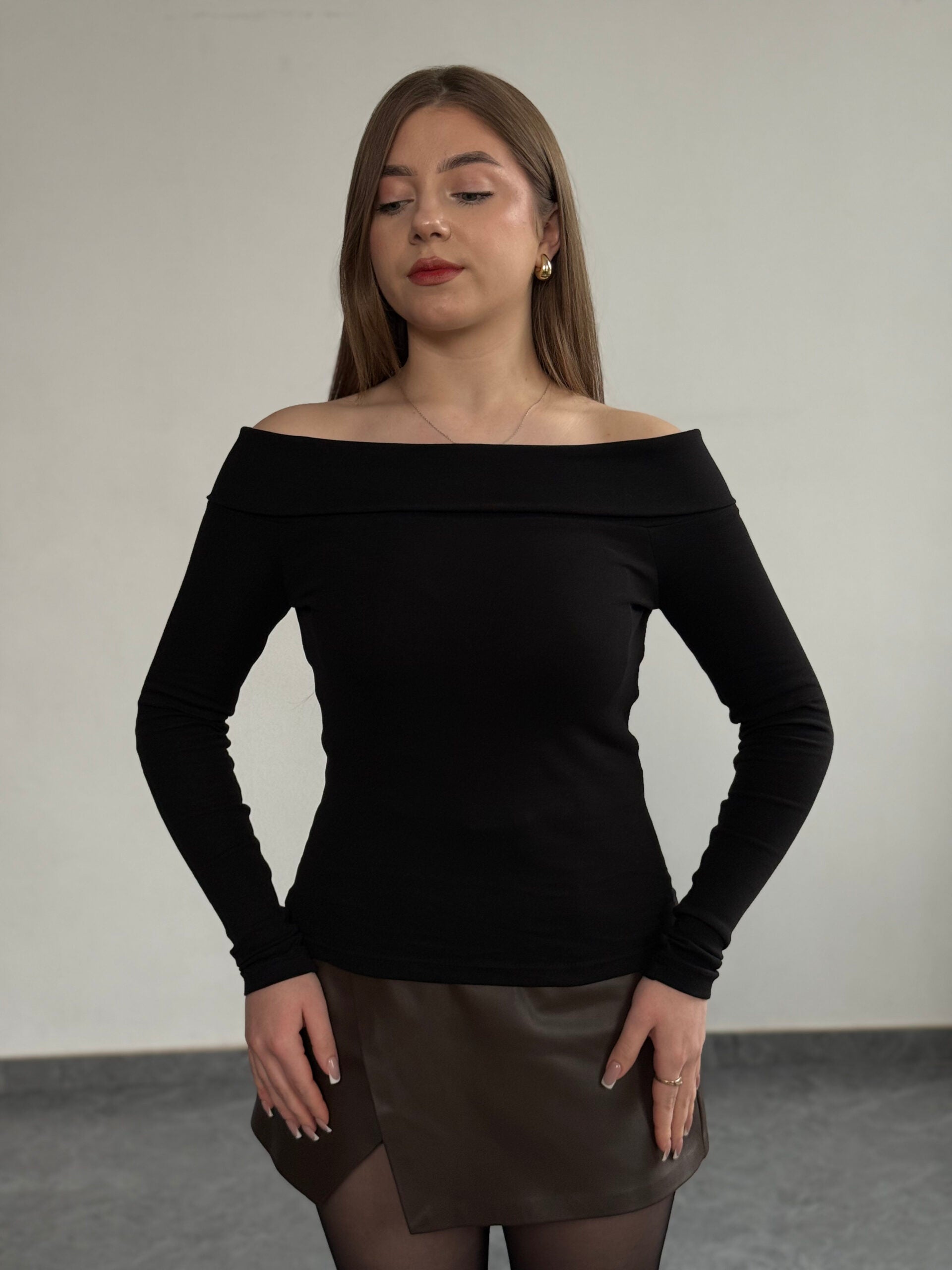 Котоновий лонгслів з відкритими плечима