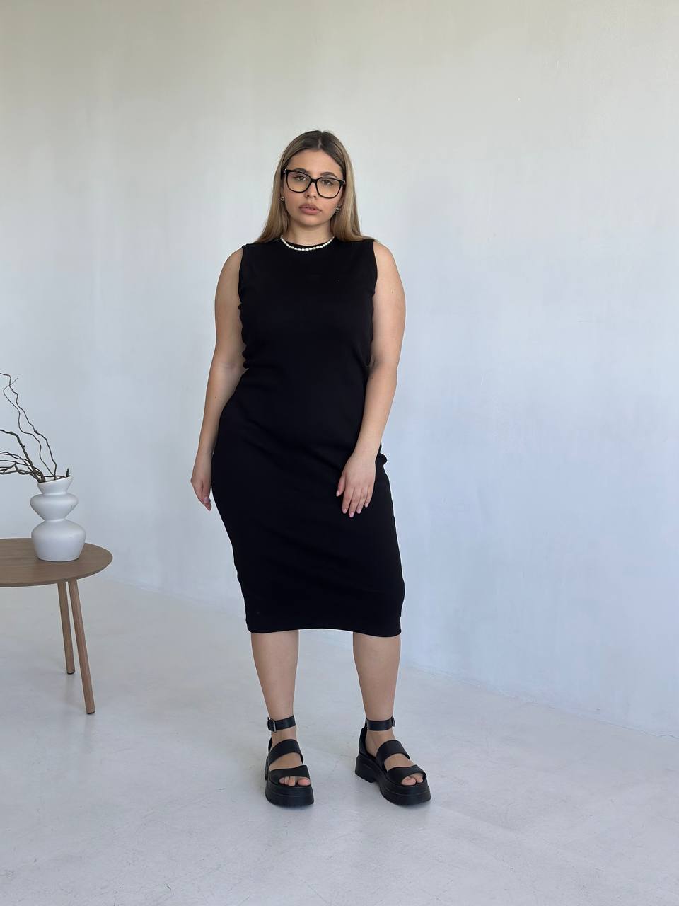 Сукня міді