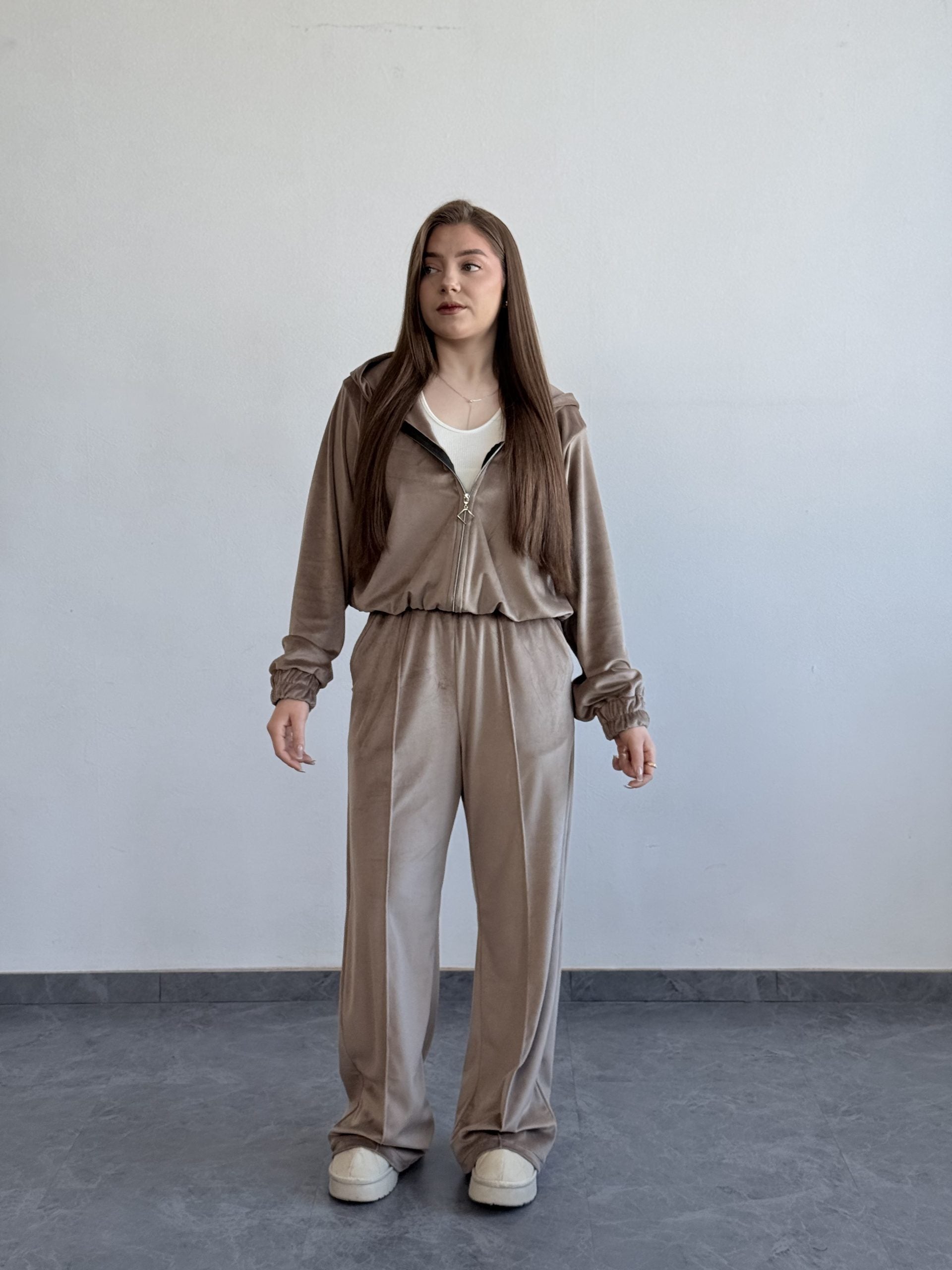 Велюровий костюм зі зіпкою